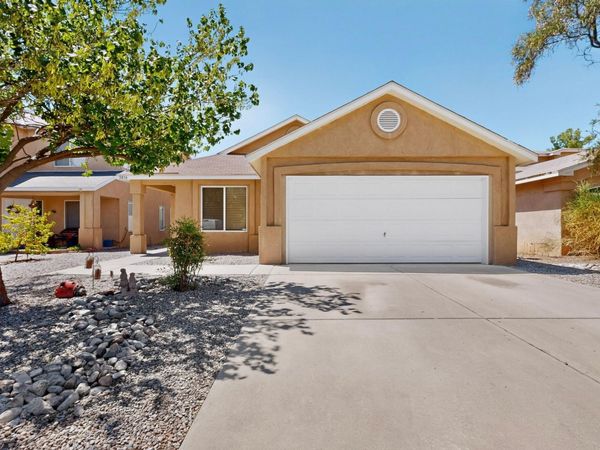 5816 Day Dreamer Road NW, Albuquerque, NM 87114