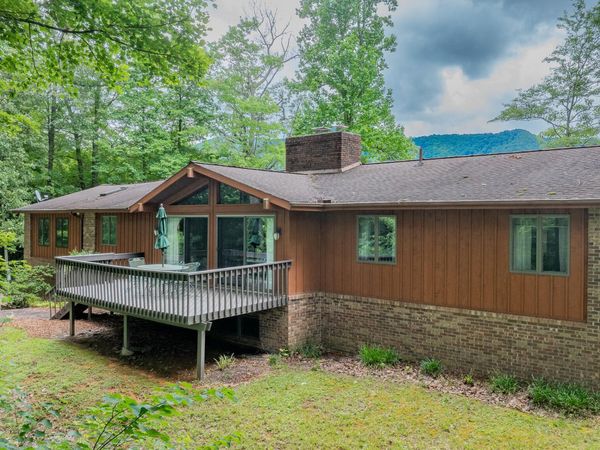 2705 Cherokee Road, Johnson City, TN 37604