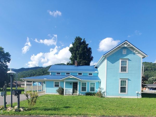216 Main Street, Roan Mountain, TN 37687