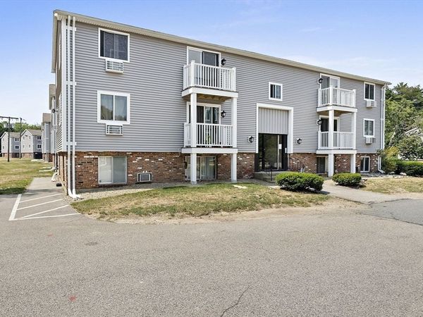 8 Royal Dane Dr, Unit 65, Marshfield, MA 02050