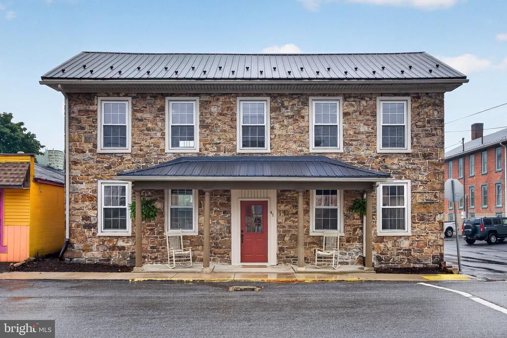 41 N MARKET STREET, MILLERSTOWN, PA 17062