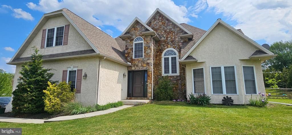 302 CHRIS DRIVE , LENHARTSVILLE, PA 19534