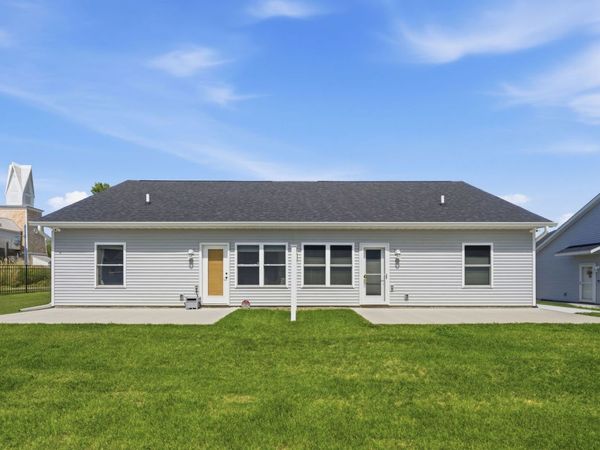 107 BEACON HARBOR Parkway , Unit 1, East Moline, IL 61244