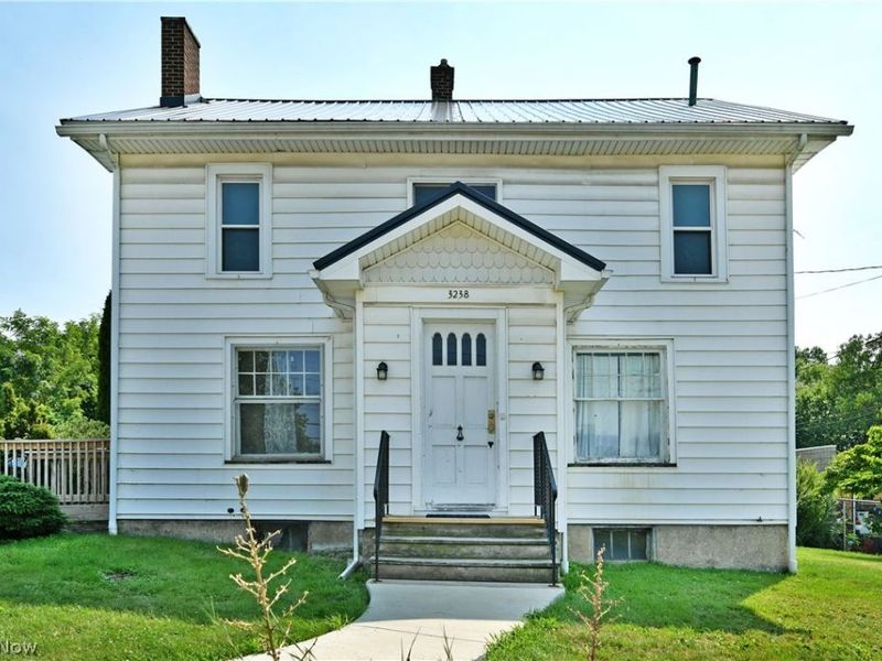 3238 Youngstown Road SE, Warren, OH 44484 Photo 1