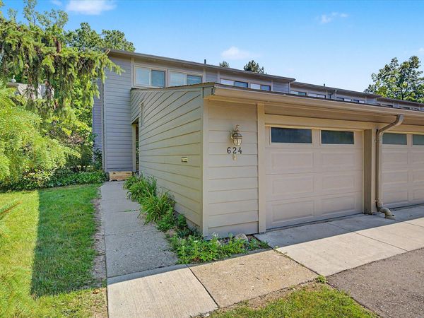 624 Watersedge Drive, Ann Arbor, MI 48105