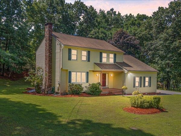 5 Plaza Avenue, Hudson, NH 03051