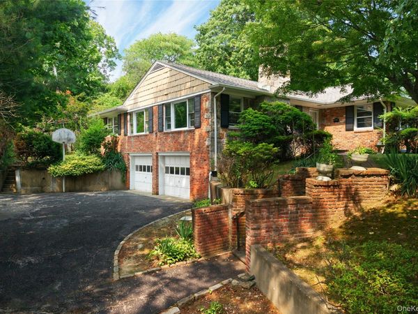 31 Orchard Farm Road , Port Washington, NY 11050