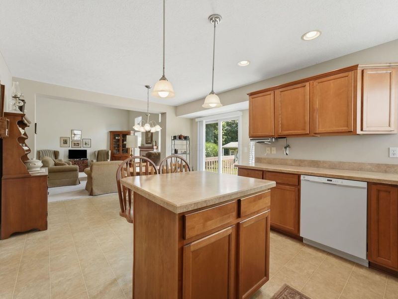 398 Shawnee Loop S, Pataskala, OH 43062 Photo 12