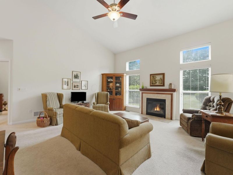 398 Shawnee Loop S, Pataskala, OH 43062 Photo 7
