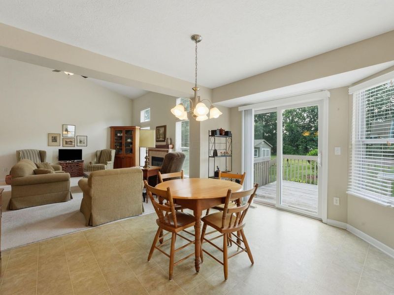 398 Shawnee Loop S, Pataskala, OH 43062 Photo 9