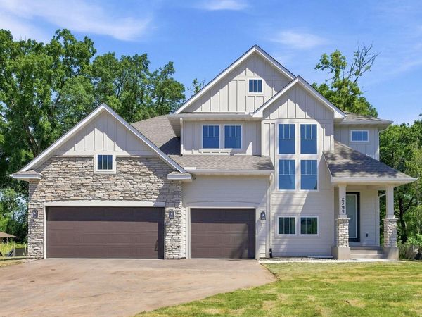 2399 Laurie Court W, Roseville, MN 55113