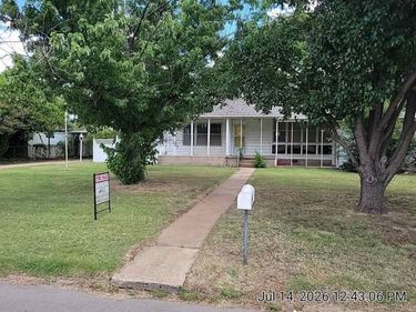 1301 SW C Ave., Lawton, OK 73501