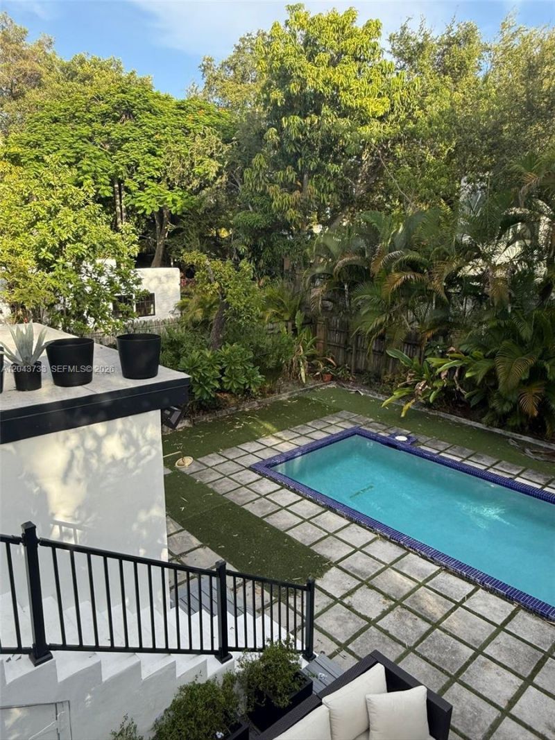 528 NE 70th St , Unit Top, Miami, FL 33138 Photo