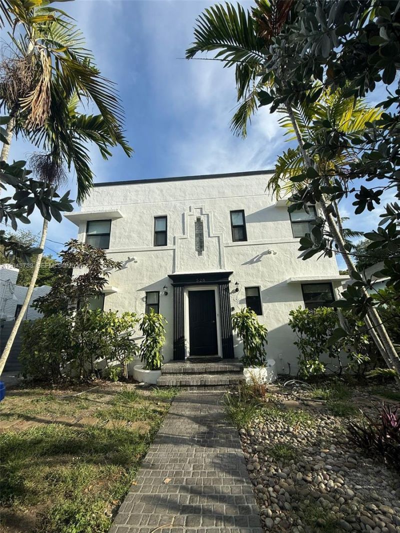 528 NE 70th St , Unit Top, Miami, FL 33138 Photo