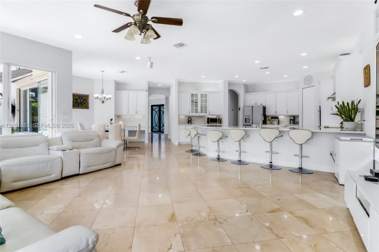 4918 SW 195th Ter, Miramar, FL 33029 Photo