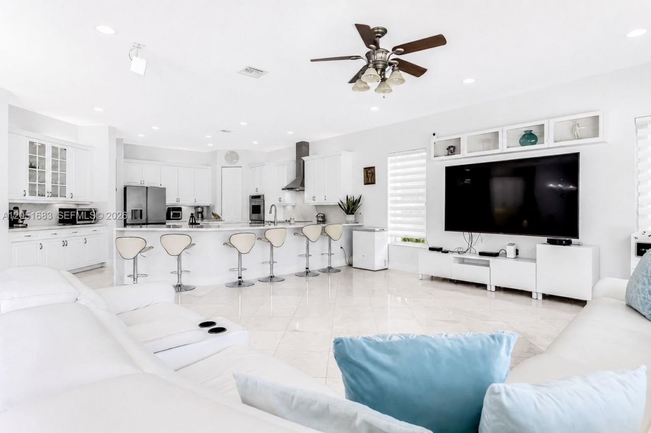 4918 SW 195th Ter, Miramar, FL 33029 Photo