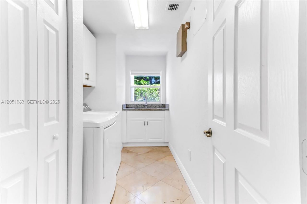 4918 SW 195th Ter, Miramar, FL 33029 Photo
