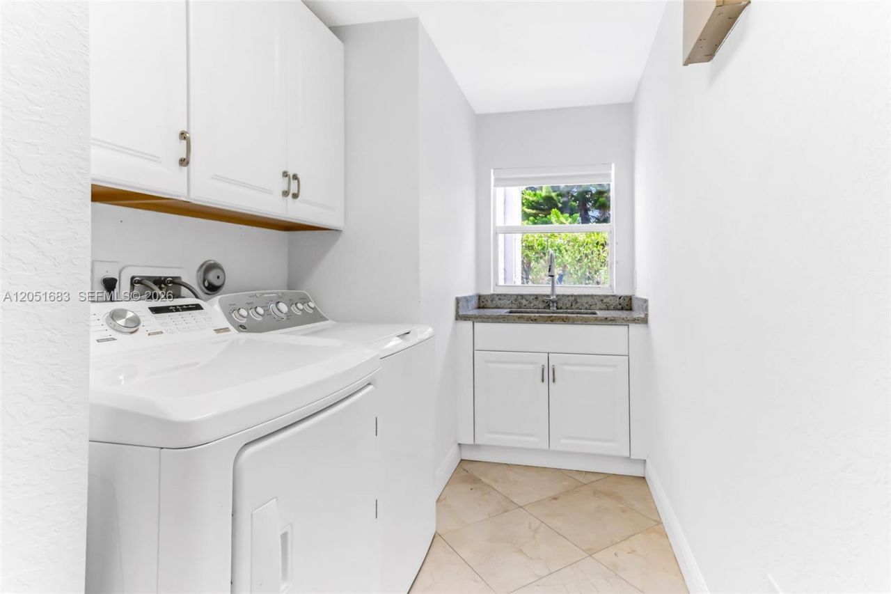 4918 SW 195th Ter, Miramar, FL 33029 Photo