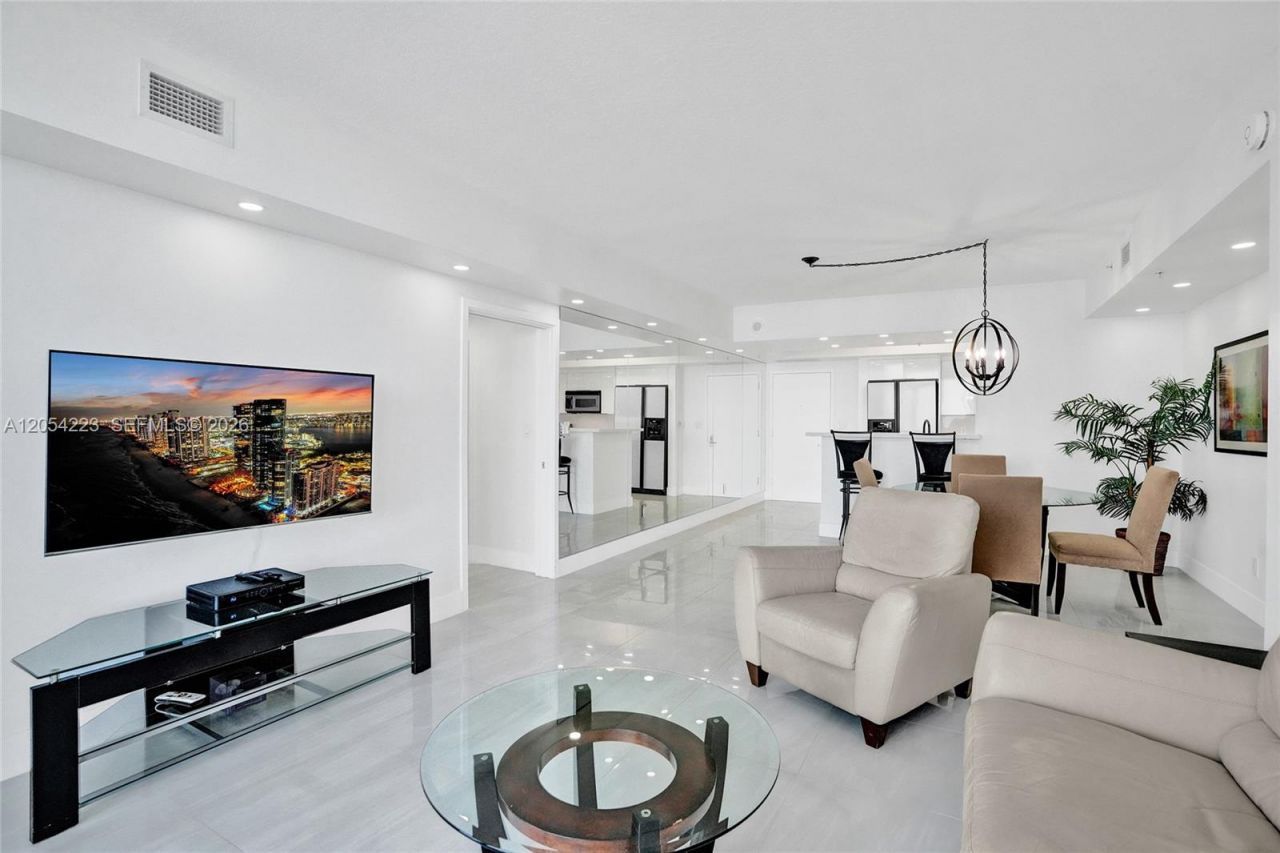 335 S Biscayne Blvd, Unit 3807, Miami, FL 33131 Photo