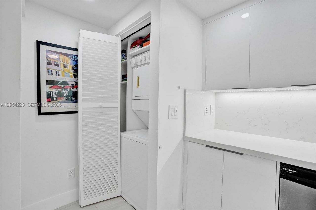 335 S Biscayne Blvd, Unit 3807, Miami, FL 33131 Photo