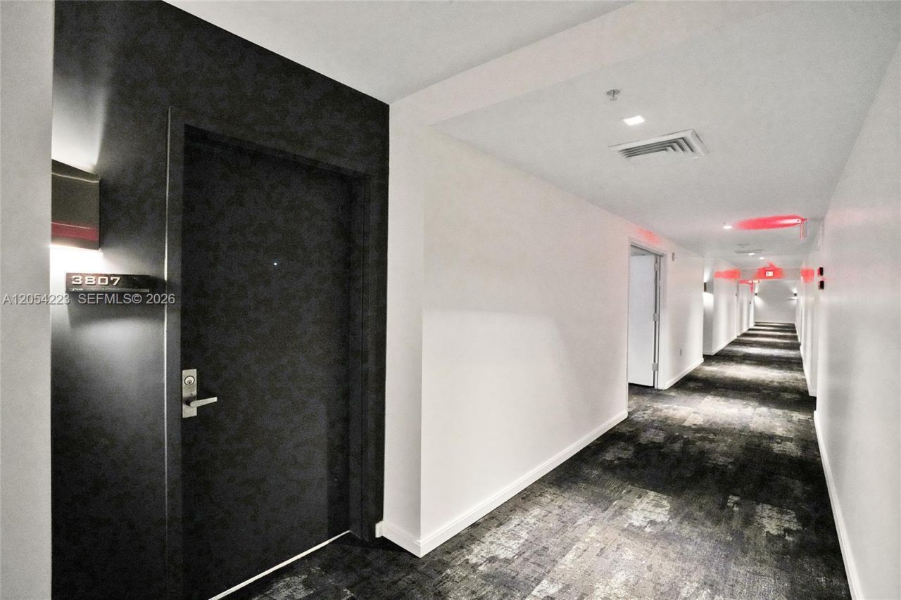 335 S Biscayne Blvd, Unit 3807, Miami, FL 33131 Photo