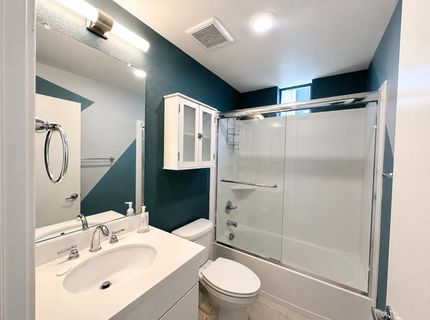 166 Log Pond Ln, Sacramento, CA 95818 Photo