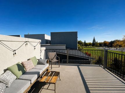 166 Log Pond Ln, Sacramento, CA 95818 Photo