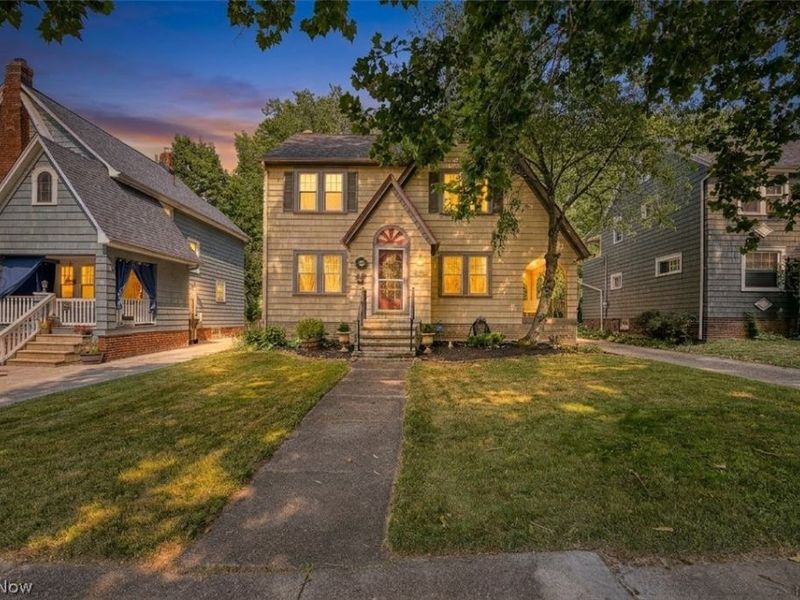 943 Cambridge Road, Cleveland Heights, OH 44121 Photo 2
