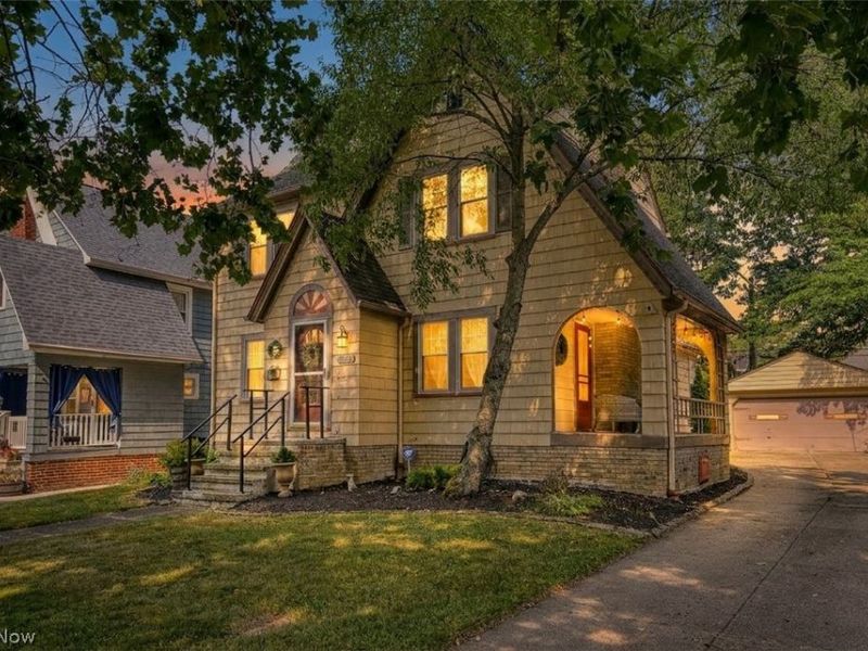 943 Cambridge Road, Cleveland Heights, OH 44121 Photo 3