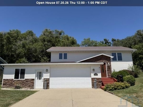 1546 Brandon Dr., Vermillion, SD 57069