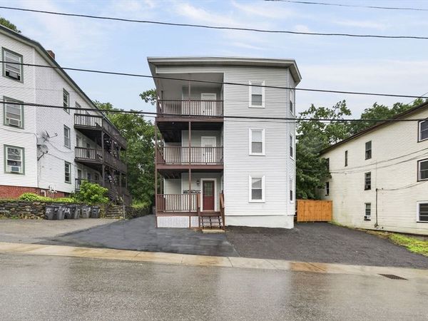 77 Oak St, Gardner, MA 01440