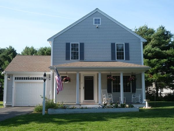 7 Bluestone Ter, Sandwich, MA 02537