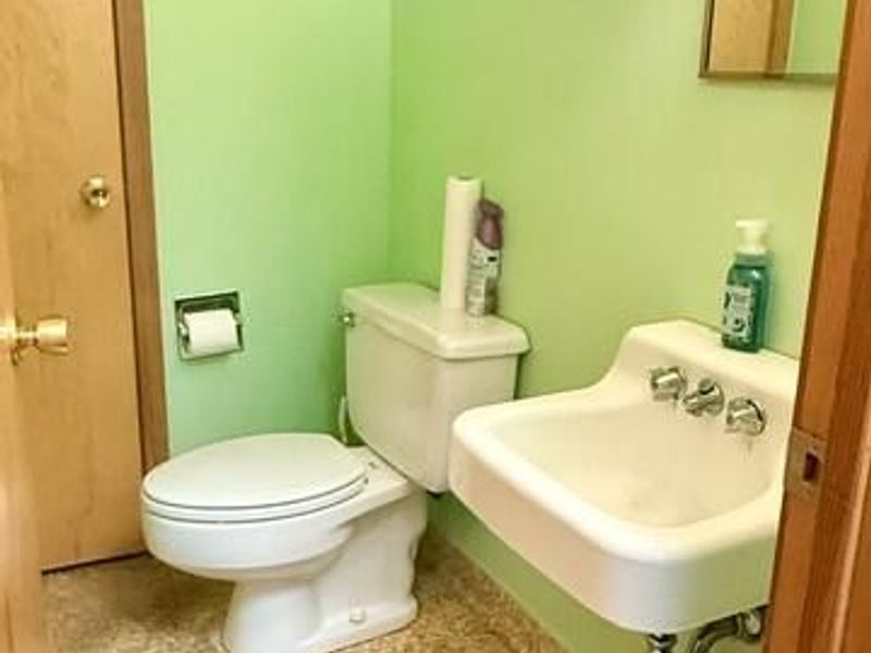 1919 E High Street, Springfield, OH 45505 Photo 10