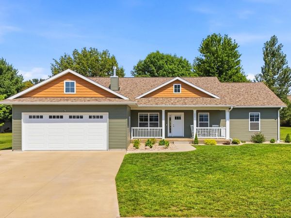 206 Laci Dru Drive, Mediapolis, IA 52637
