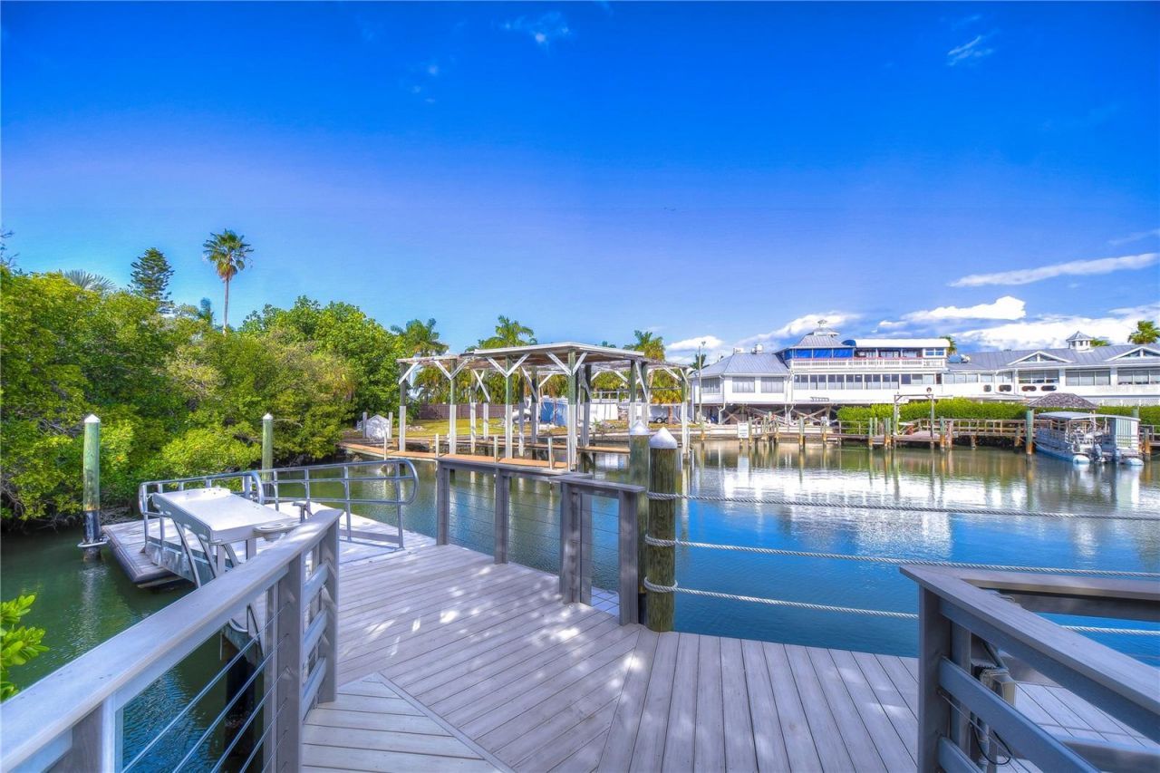 795 Collany Road, Unit 204, Tierra Verde, FL 33715 Photo
