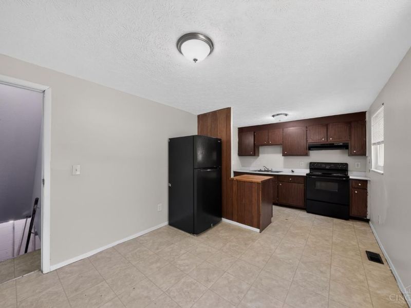9845 Loralinda Drive, Colerain Township, OH 45251 Photo 11
