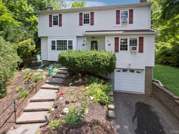 49 Old Town Lane , Huntington, NY 11743