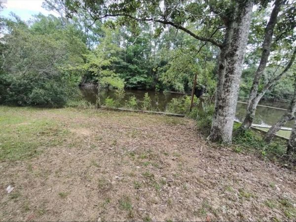 947 W Lakeshore Drive, Carriere, MS 39426