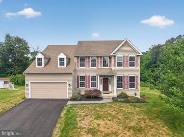 1100 AUTUMNVIEW LANE, POTTSTOWN, PA 19464