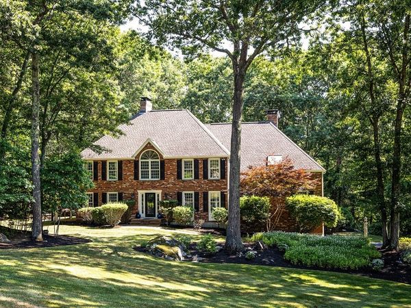14 Hidden Brick Road, Hopkinton, MA 01748