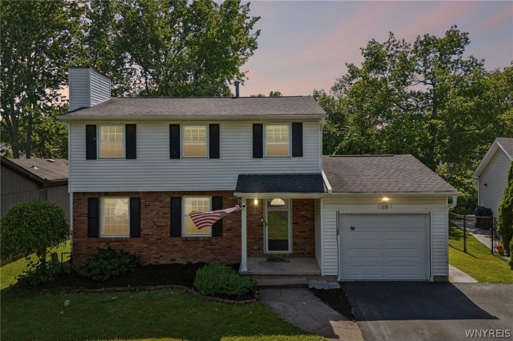 215 Brockmoore Drive, East Amherst, NY 14051 Main Photo
