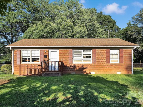 308 S Pine Street , Dallas, NC 28034