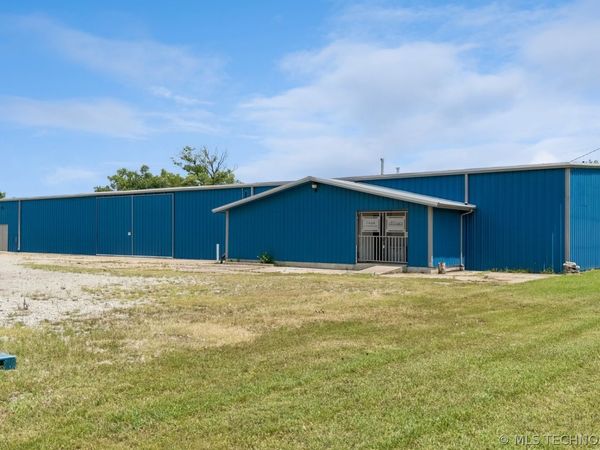 1422 E Fairview Street , Nowata, OK 74048