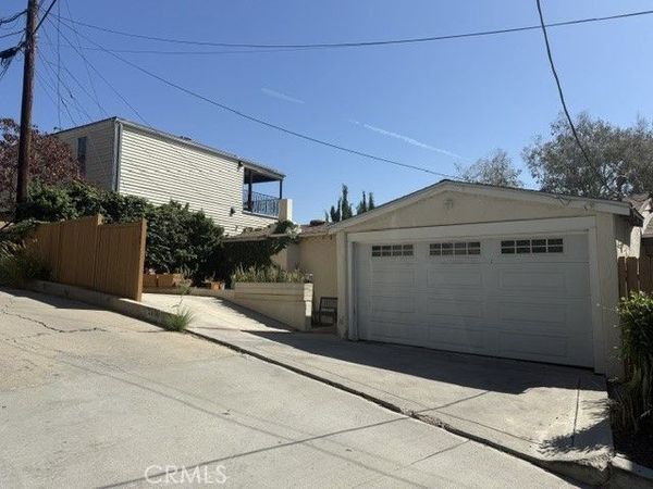2366 Lyric , Los Angeles, CA 90027
