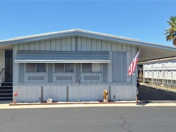 575 Lyon, Unit 19, Hemet, CA 92543