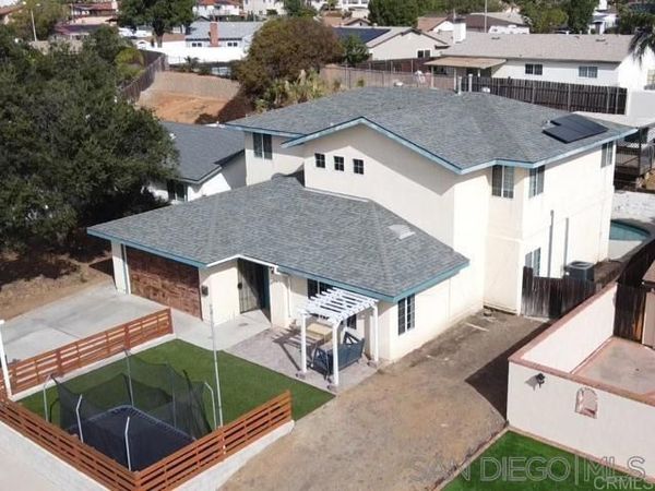 10143 Carreta, Santee, CA 92071