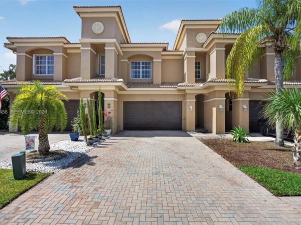 212 Catania Way , Royal Palm Beach, FL 33411