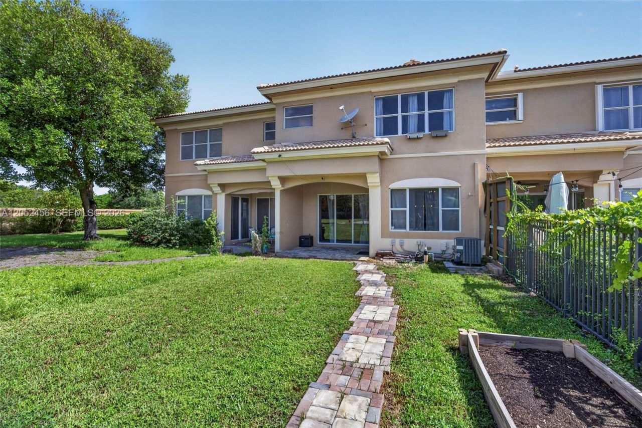 212 Catania Way , Royal Palm Beach, FL 33411 Photo
