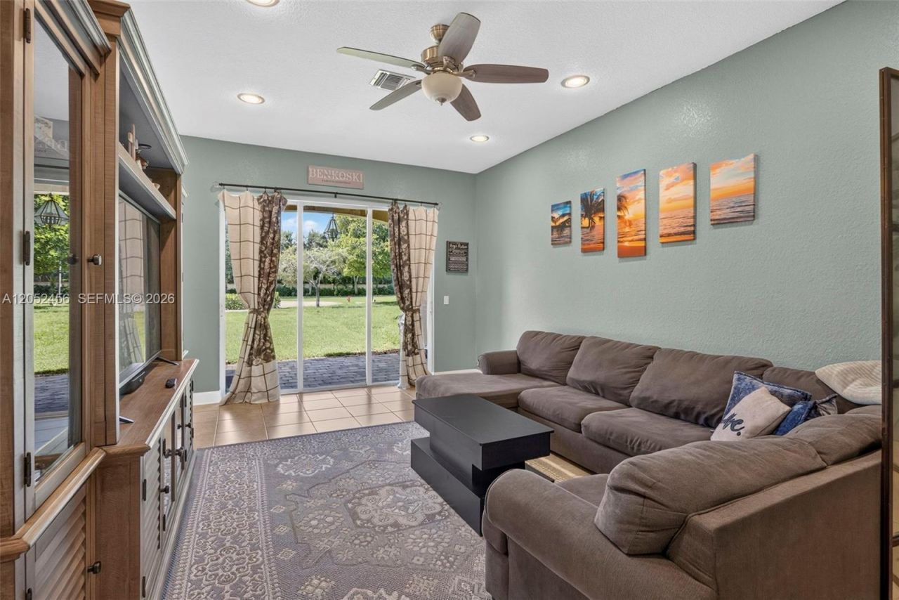 212 Catania Way , Royal Palm Beach, FL 33411 Photo