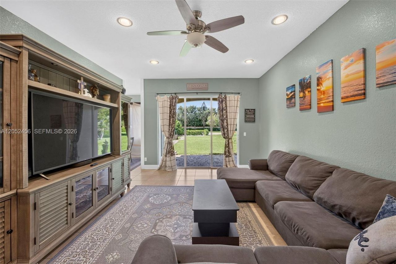 212 Catania Way , Royal Palm Beach, FL 33411 Photo